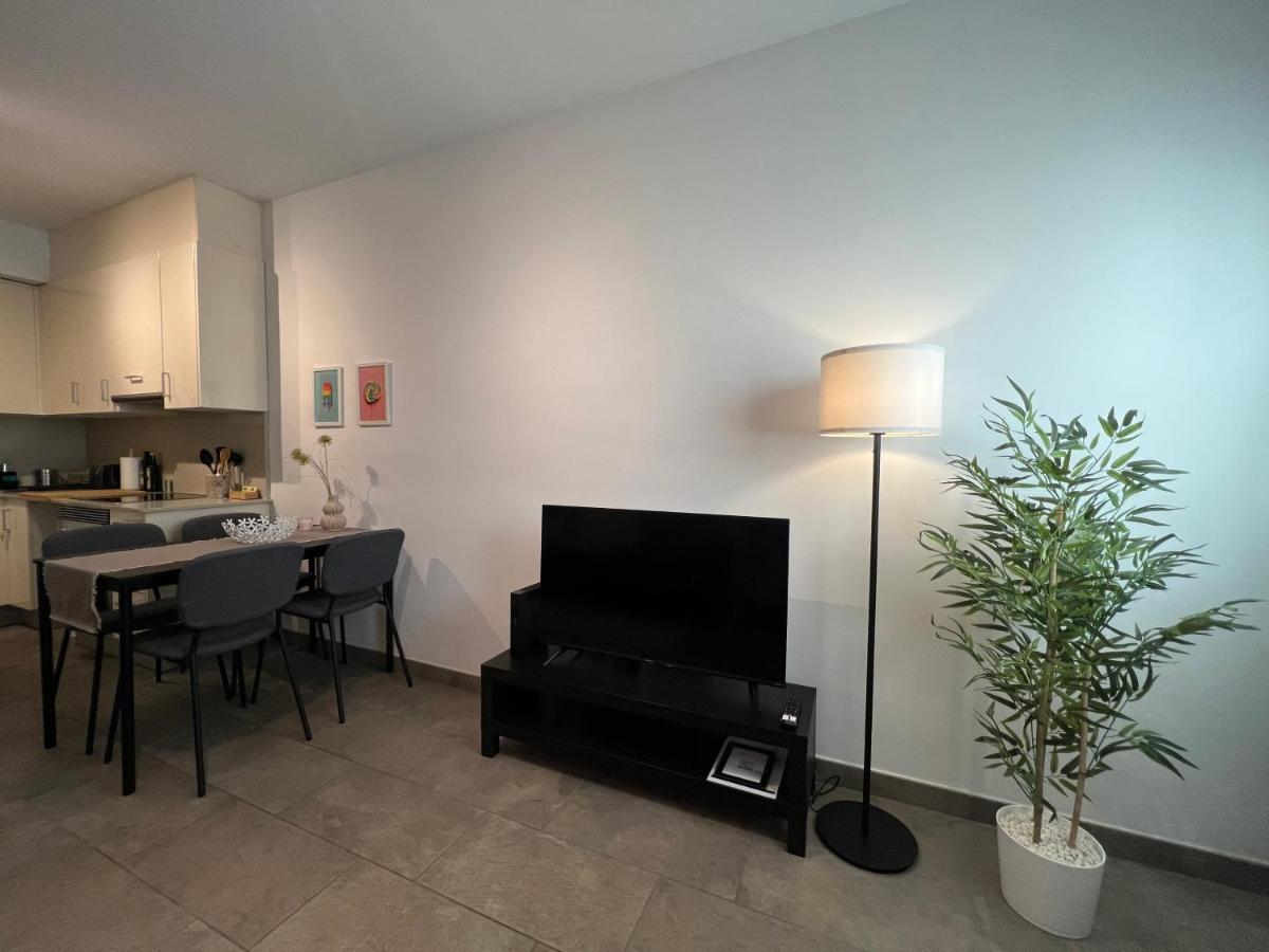 Cozy Apartment Well-Located In Terrassa, Barcelona Exterior photo